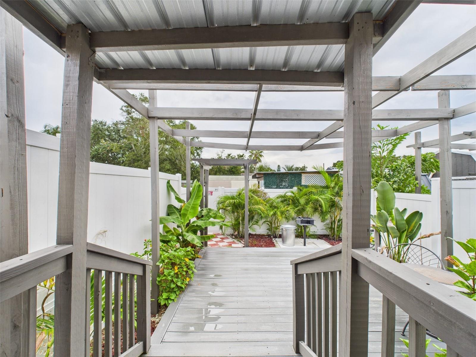 221 1ST ST, DAVENPORT, FL, 33837