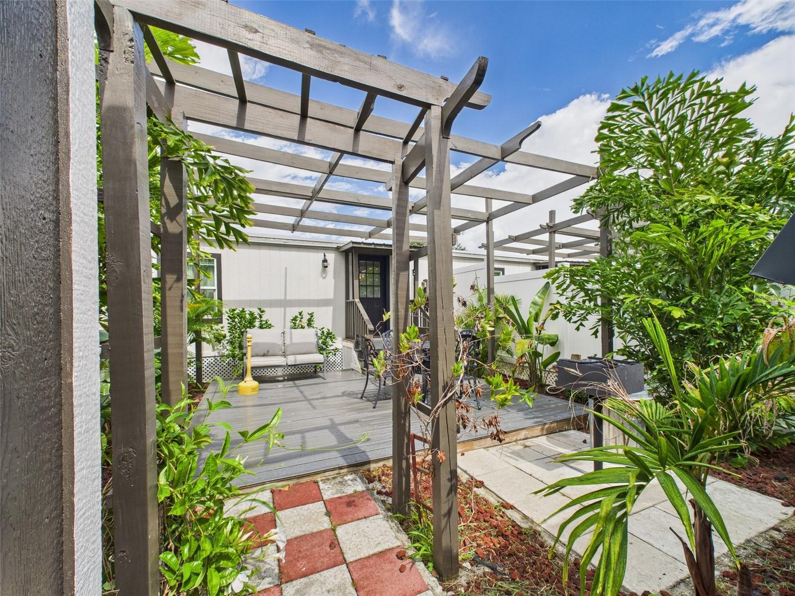 221 1ST ST, DAVENPORT, FL, 33837