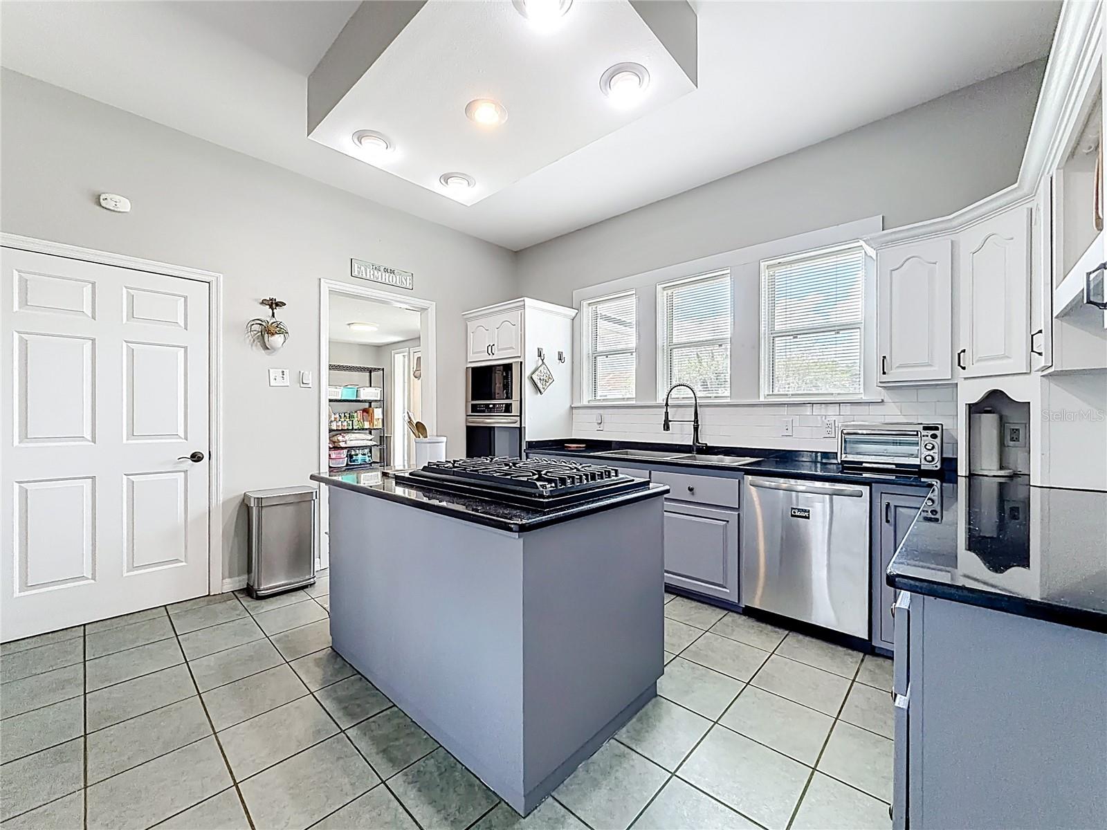 311 S CENTRAL AVE, UMATILLA, FL, 32784