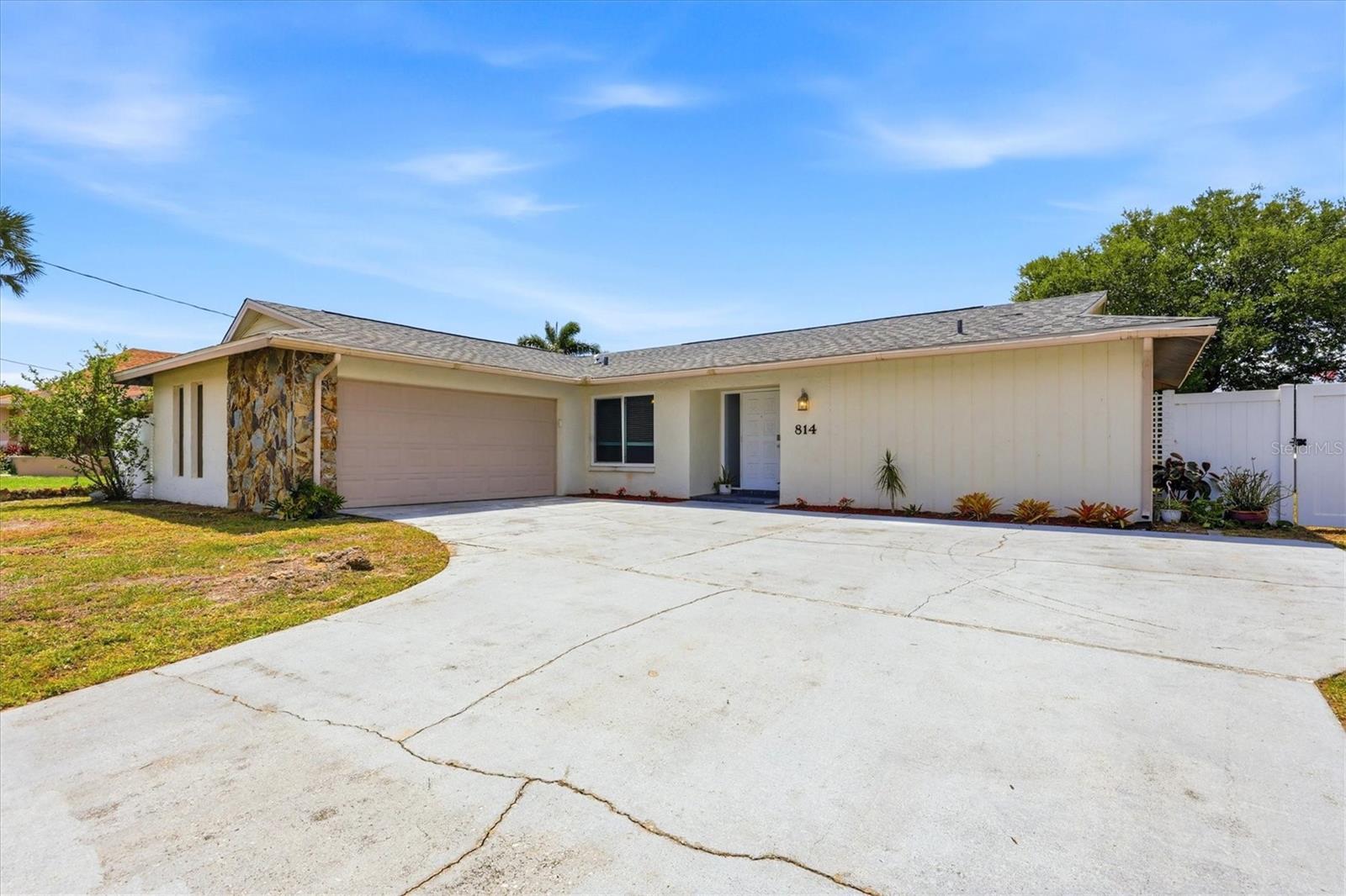 814 ELLICOTT CIR NW, PORT CHARLOTTE, FL, 33952