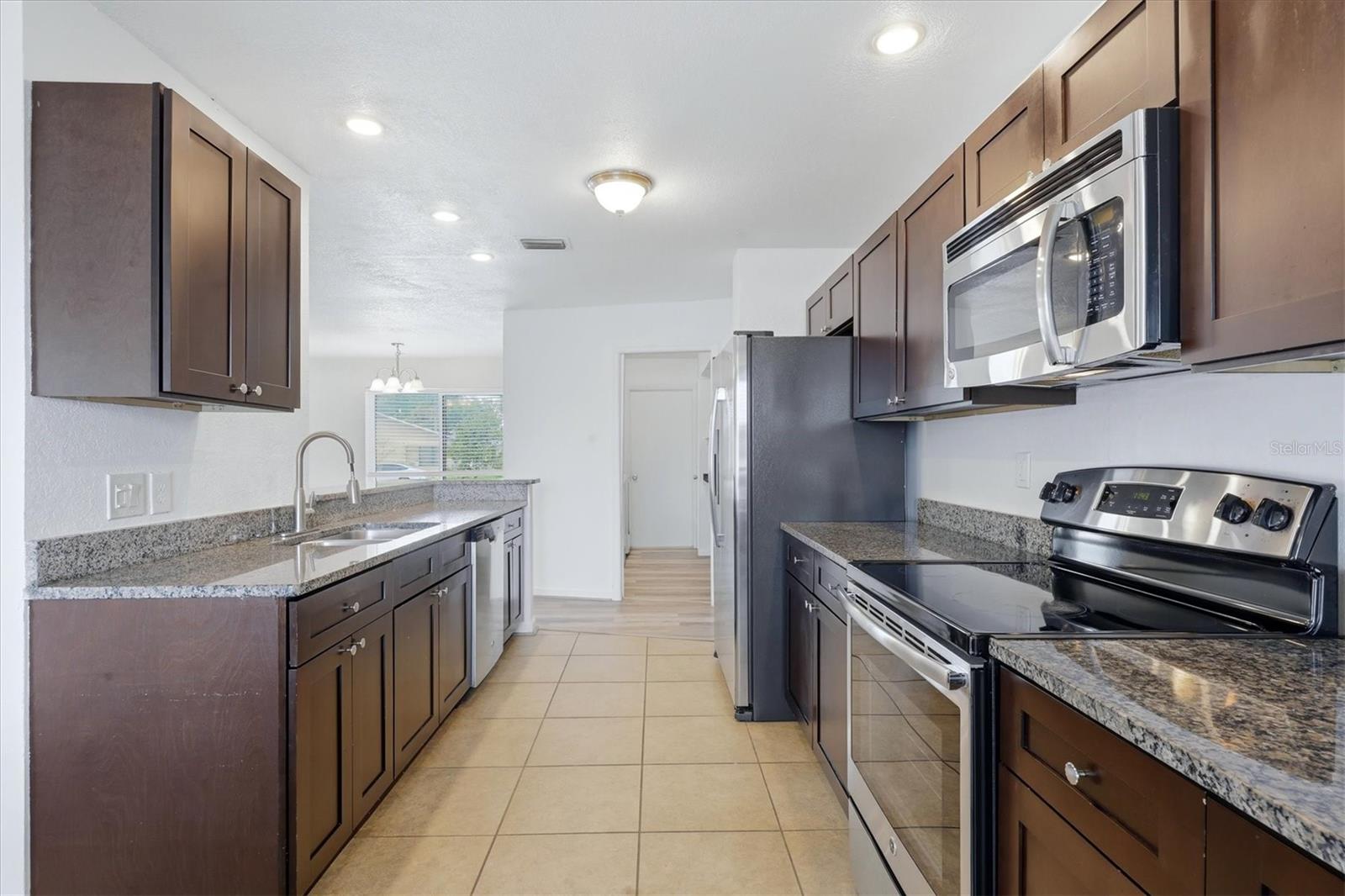 814 ELLICOTT CIR NW, PORT CHARLOTTE, FL, 33952
