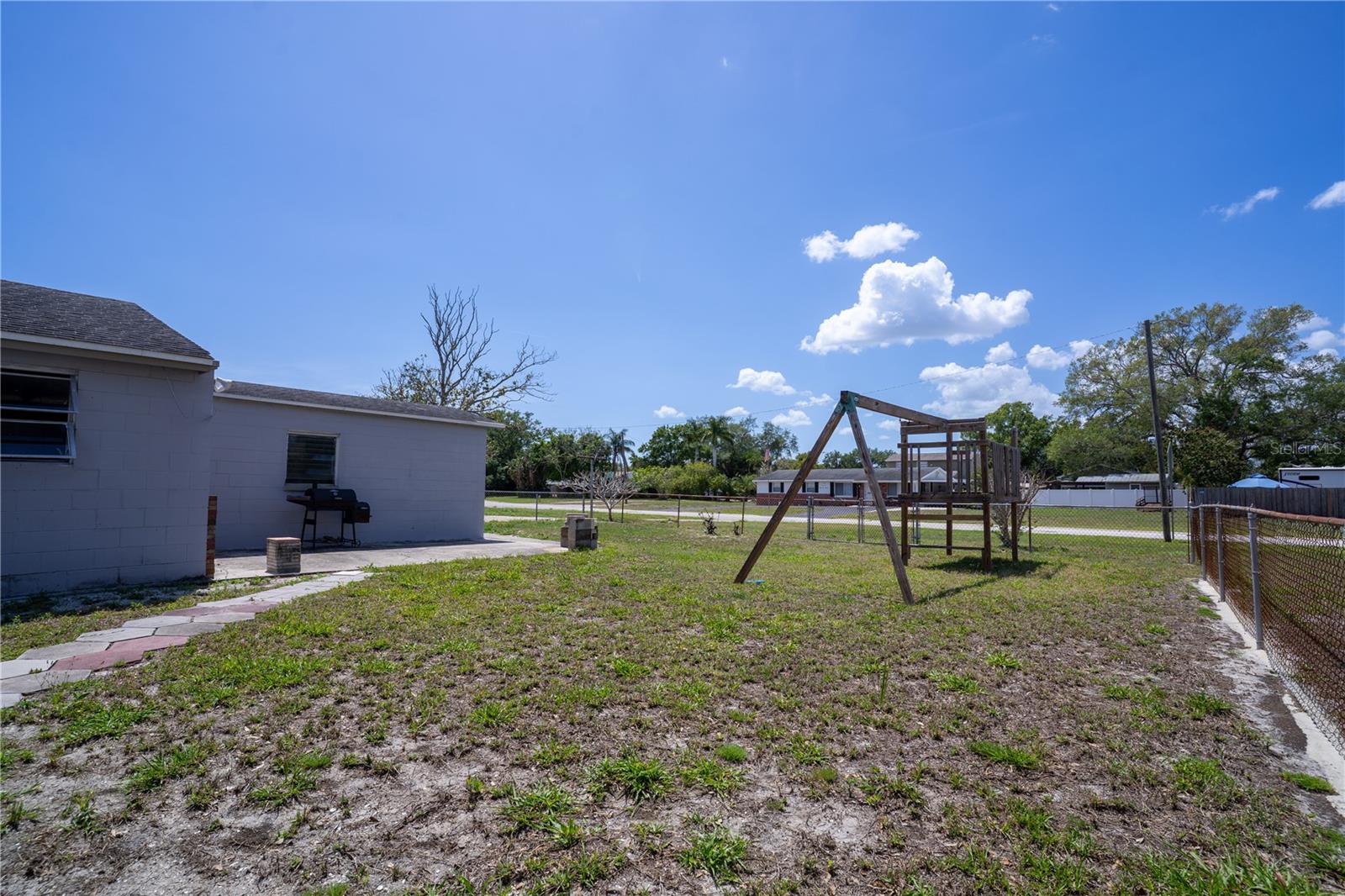 701 61ST AVE NE, ST PETERSBURG, FL, 33703