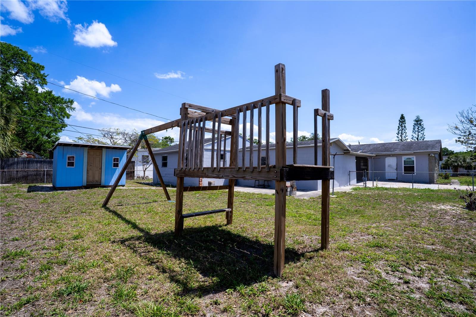 701 61ST AVE NE, ST PETERSBURG, FL, 33703