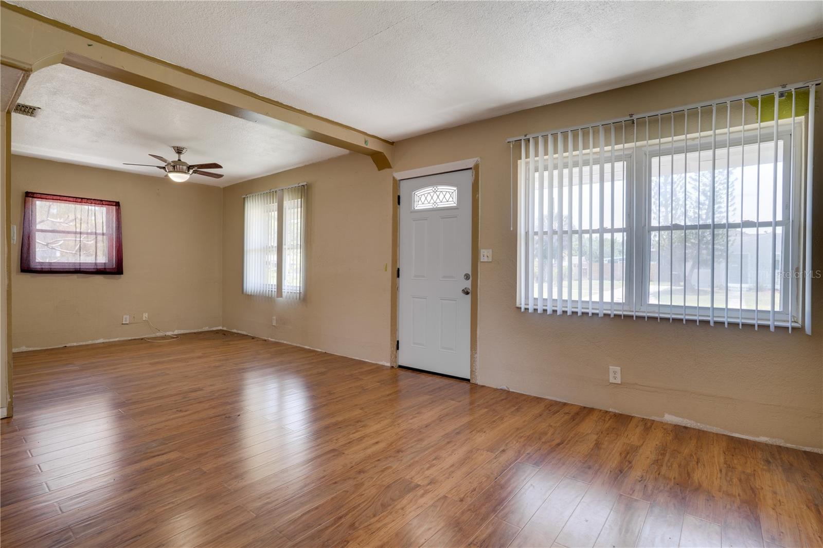 701 61ST AVE NE, ST PETERSBURG, FL, 33703