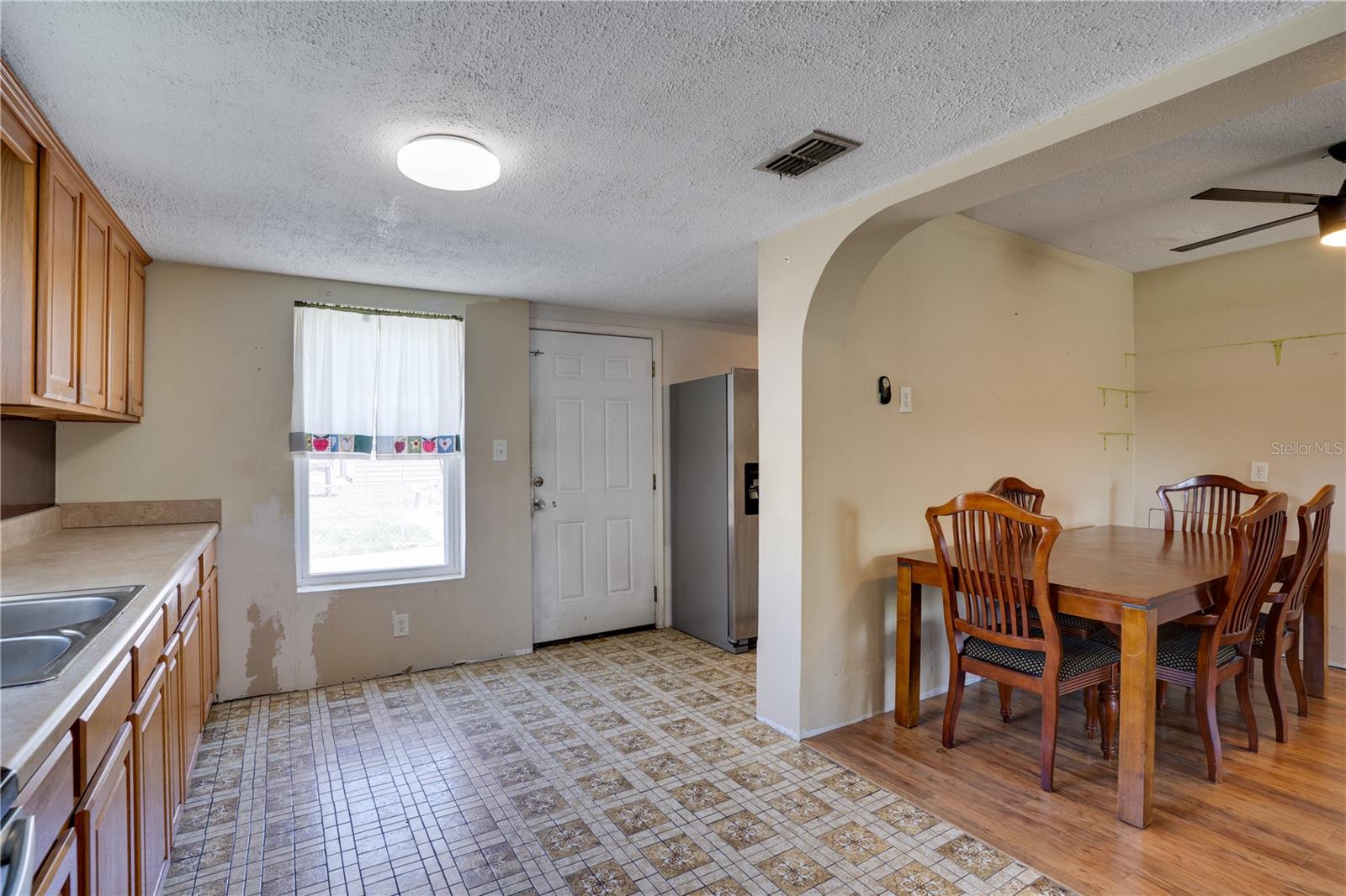 701 61ST AVE NE, ST PETERSBURG, FL, 33703