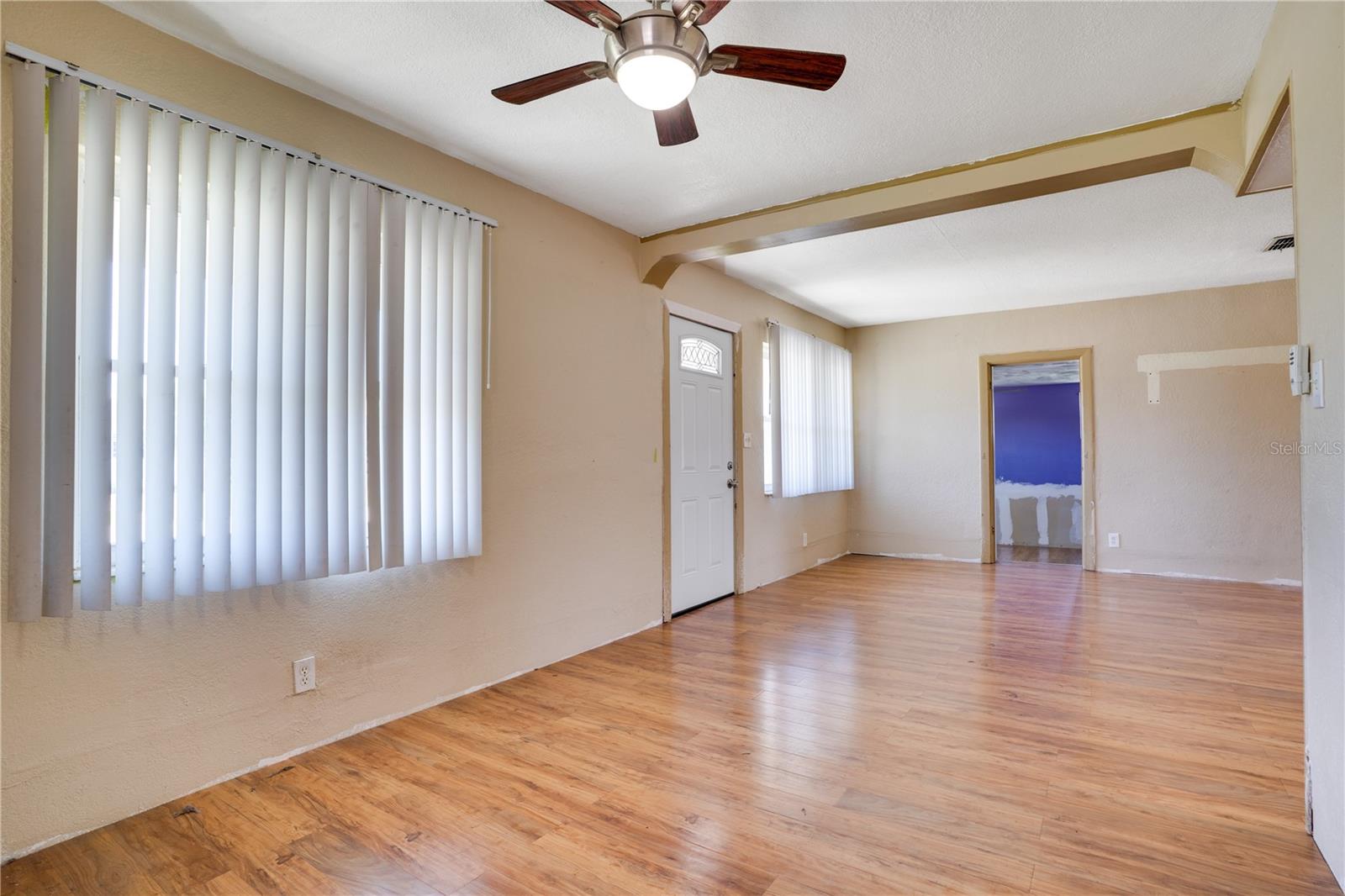 701 61ST AVE NE, ST PETERSBURG, FL, 33703