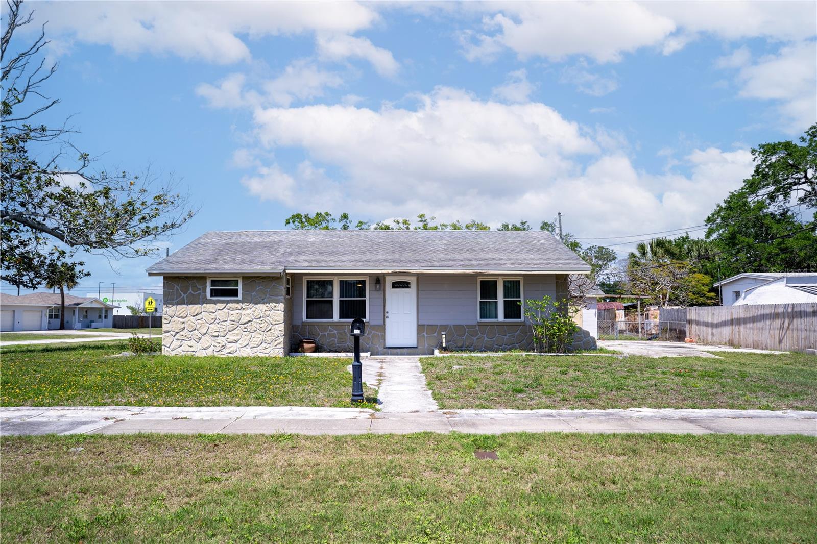 701 61ST AVE NE, ST PETERSBURG, FL, 33703