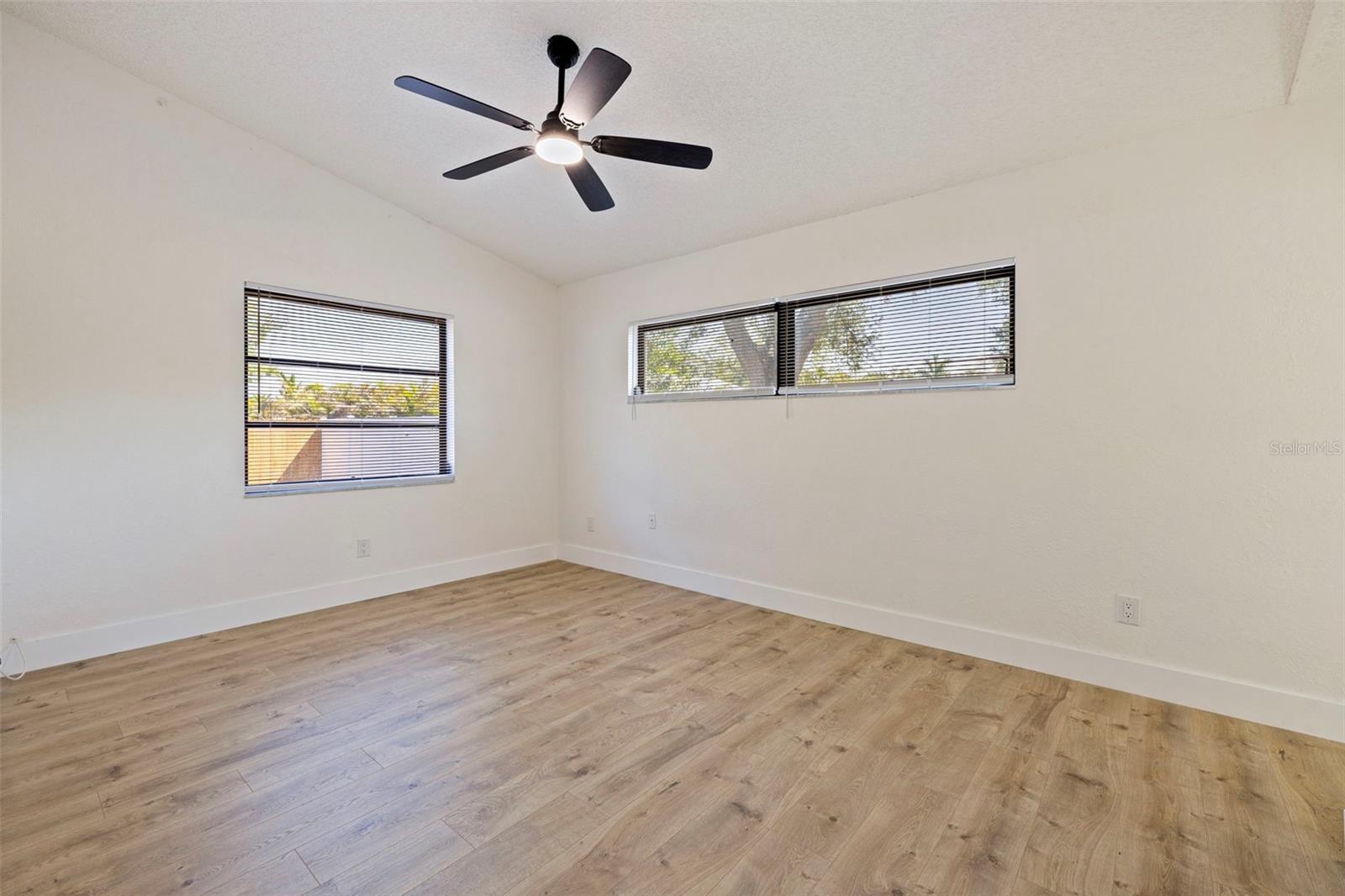 6401 69TH AVE N, PINELLAS PARK, FL, 33781