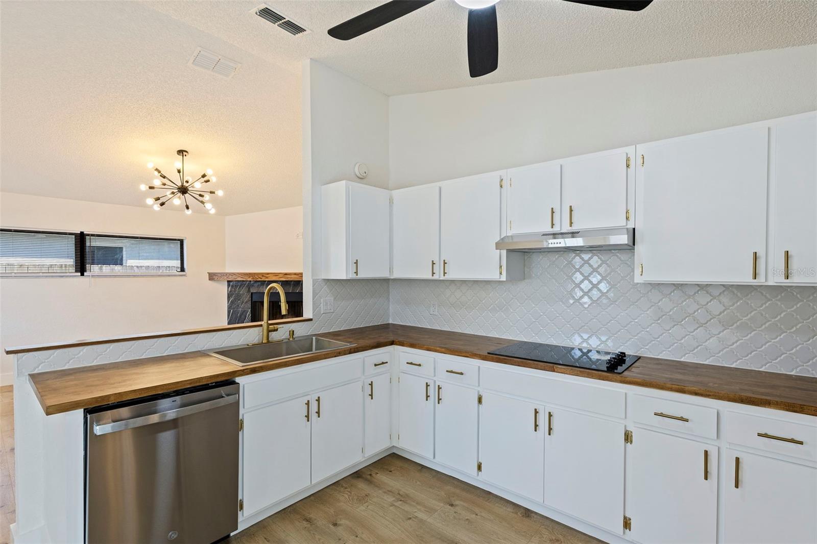 6401 69TH AVE N, PINELLAS PARK, FL, 33781