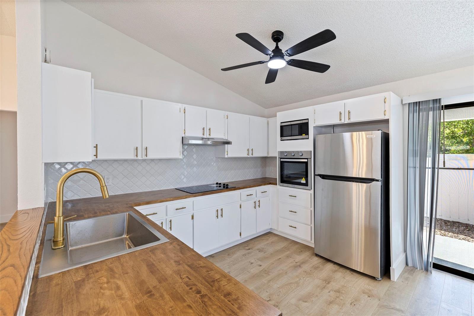 6401 69TH AVE N, PINELLAS PARK, FL, 33781