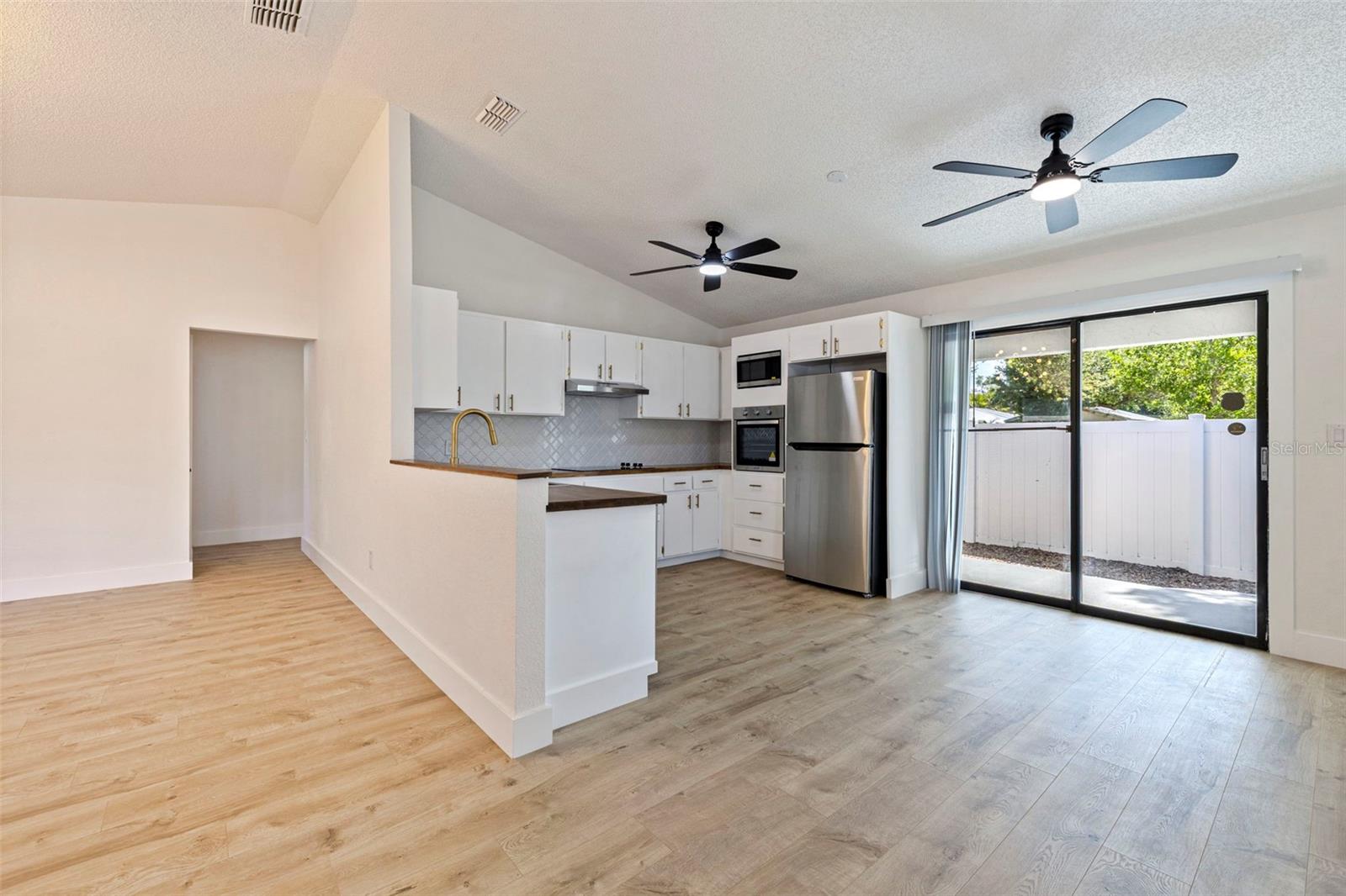 6401 69TH AVE N, PINELLAS PARK, FL, 33781