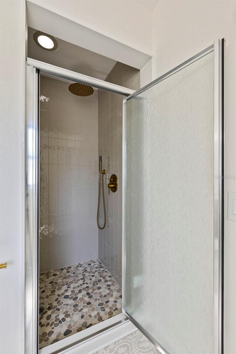 6401 69TH AVE N, PINELLAS PARK, FL, 33781