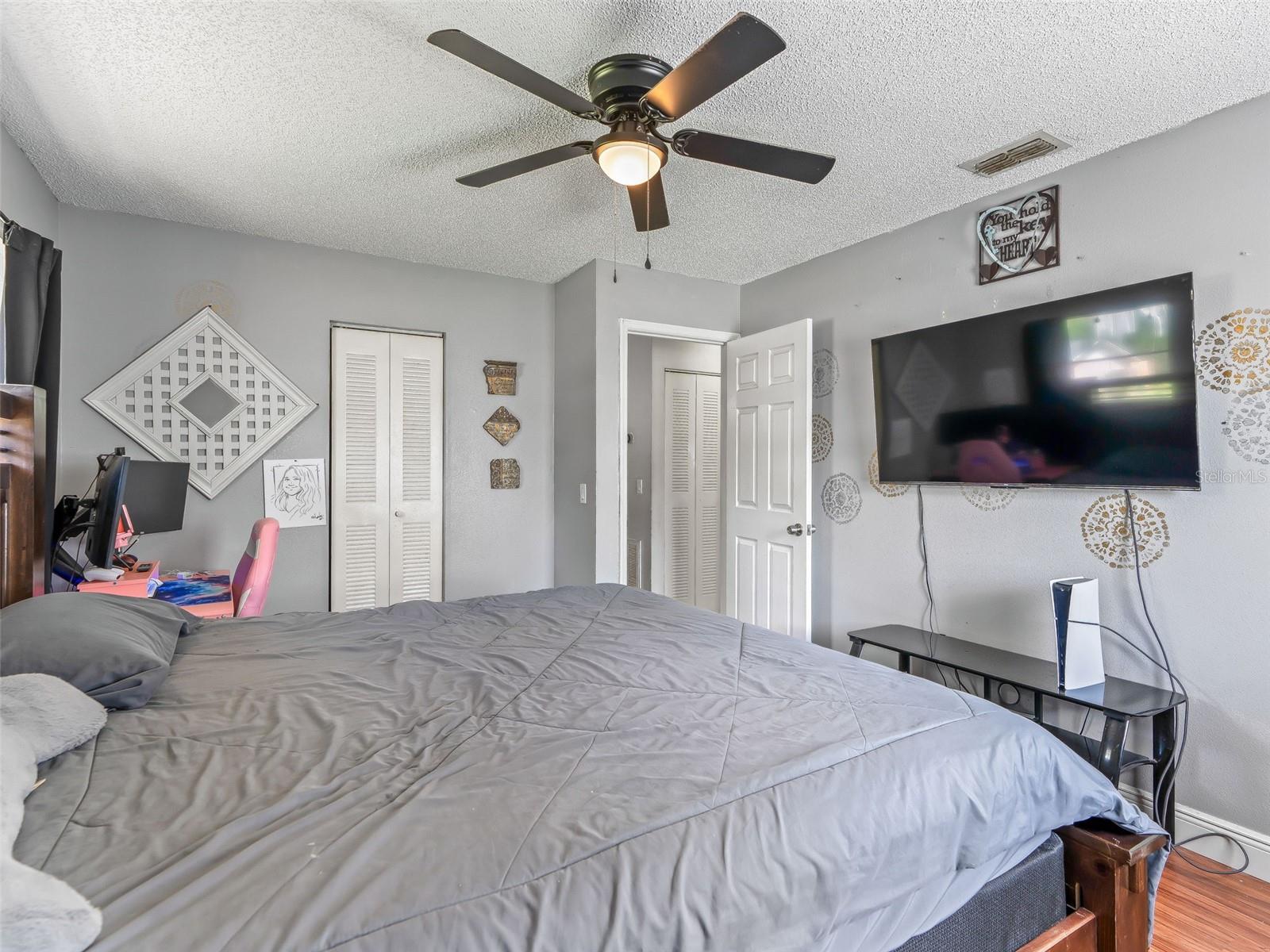 911 JACARANDA DR, LADY LAKE, FL, 32159