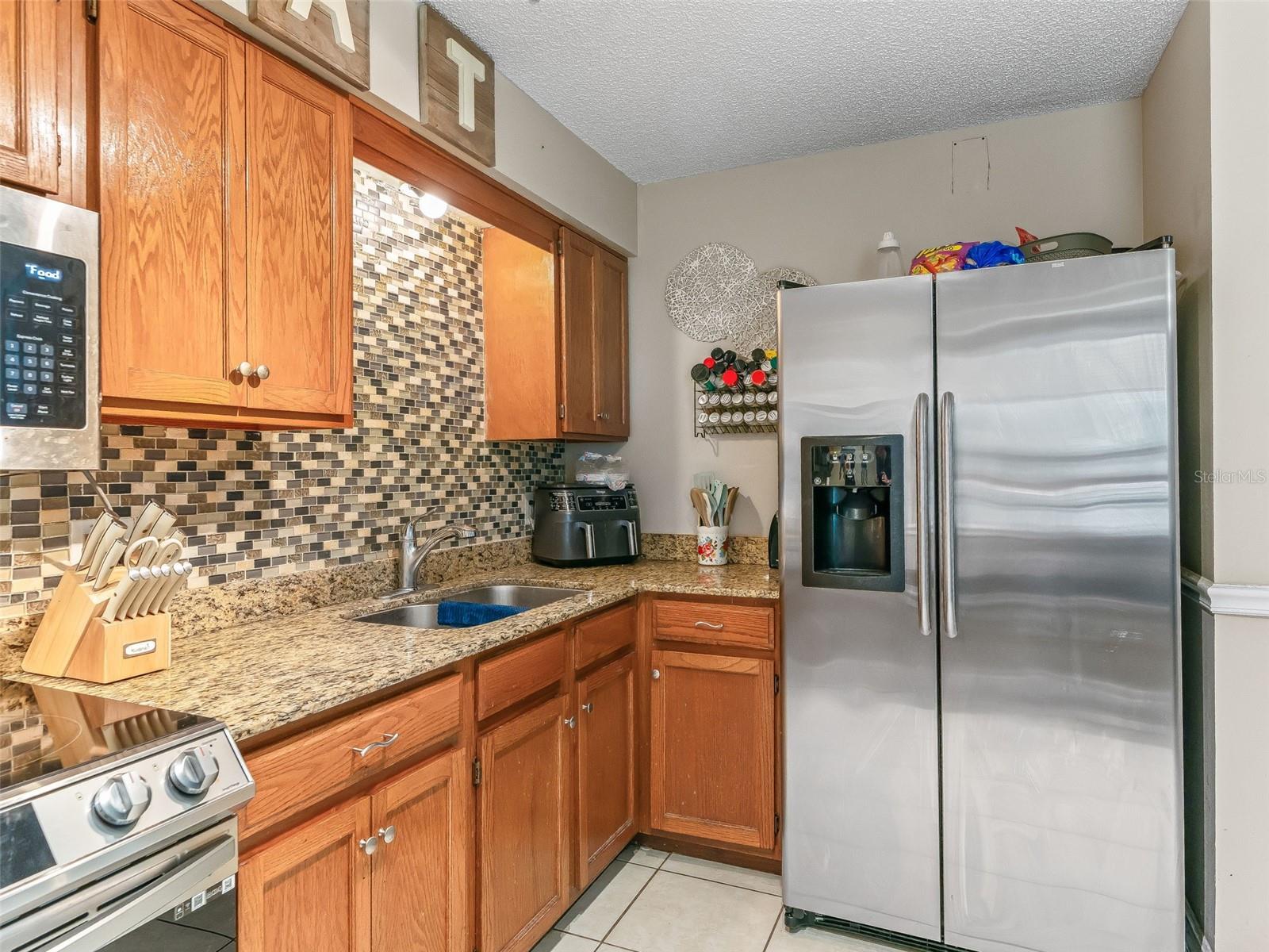 911 JACARANDA DR, LADY LAKE, FL, 32159