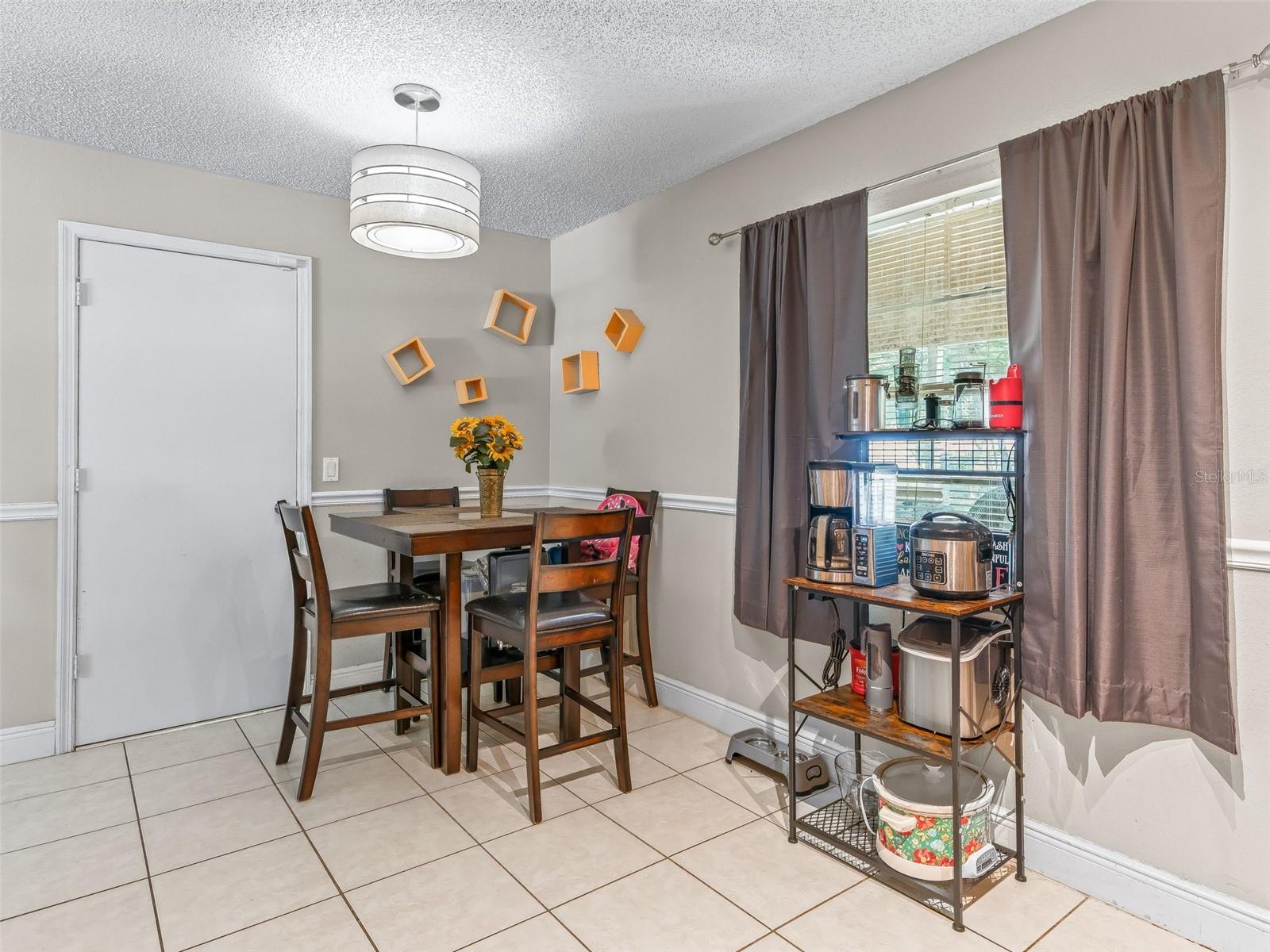 911 JACARANDA DR, LADY LAKE, FL, 32159