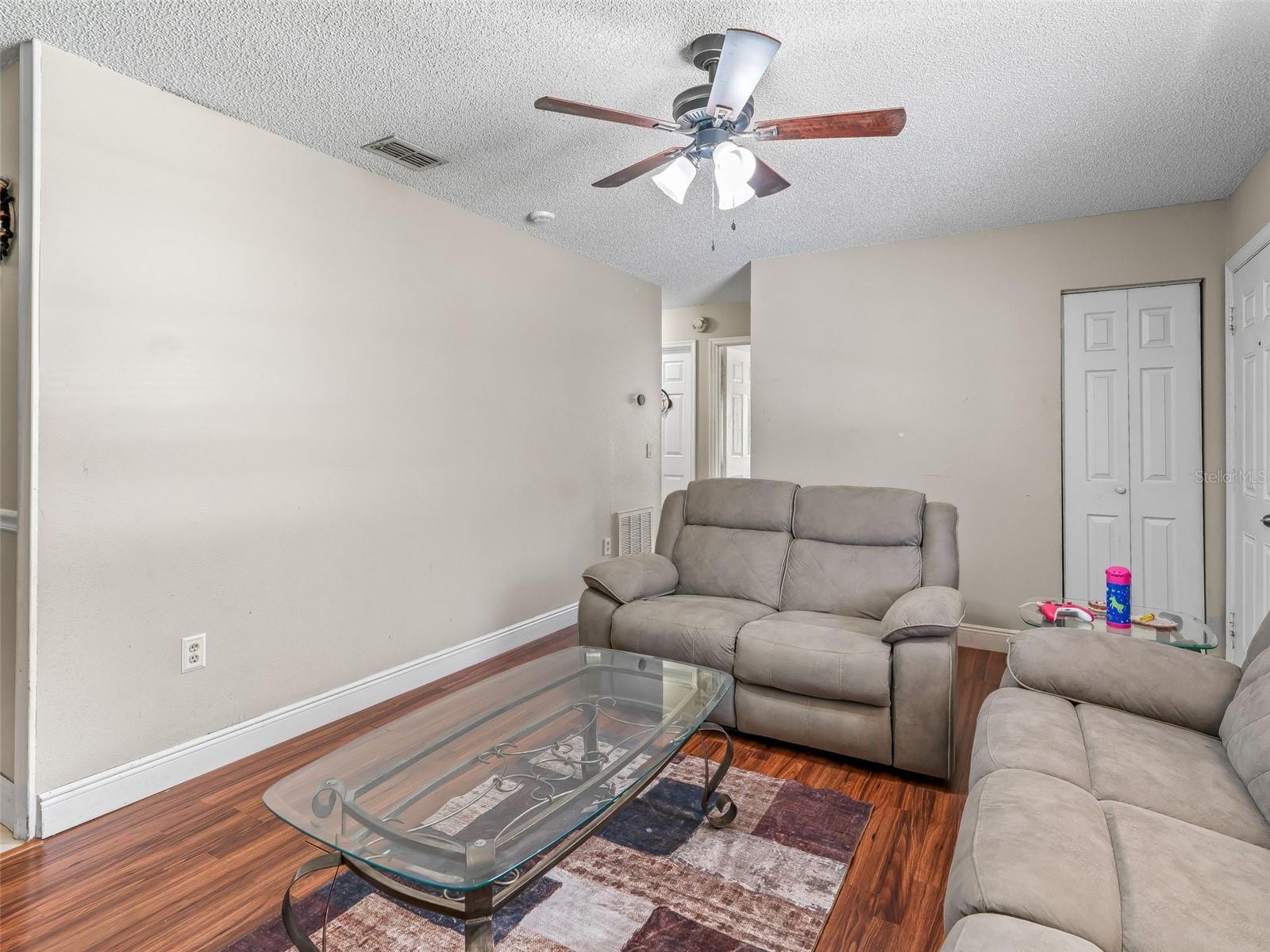 911 JACARANDA DR, LADY LAKE, FL, 32159