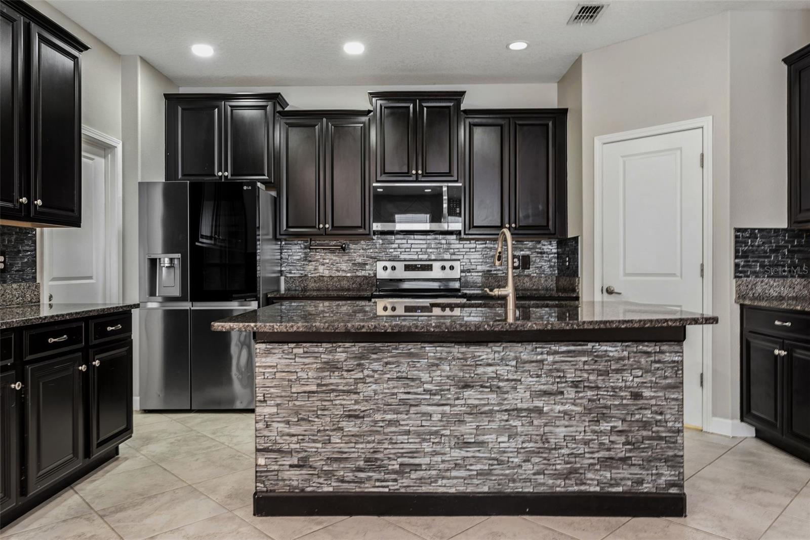 6233 ENGLISH HOLLOW RD, TAMPA, FL, 33647