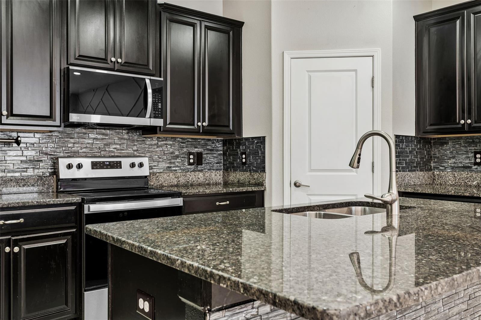 6233 ENGLISH HOLLOW RD, TAMPA, FL, 33647