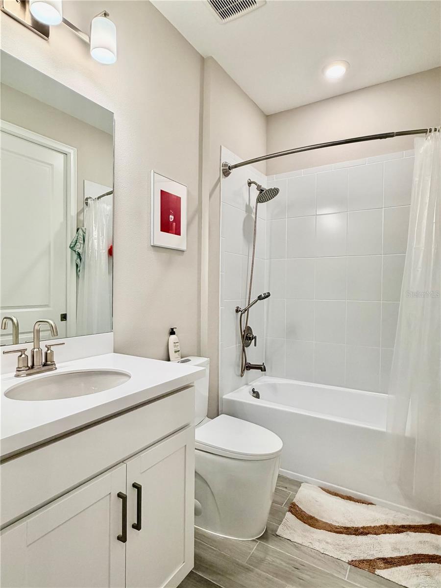6111 MESA GLEN, BRADENTON, FL, 34203