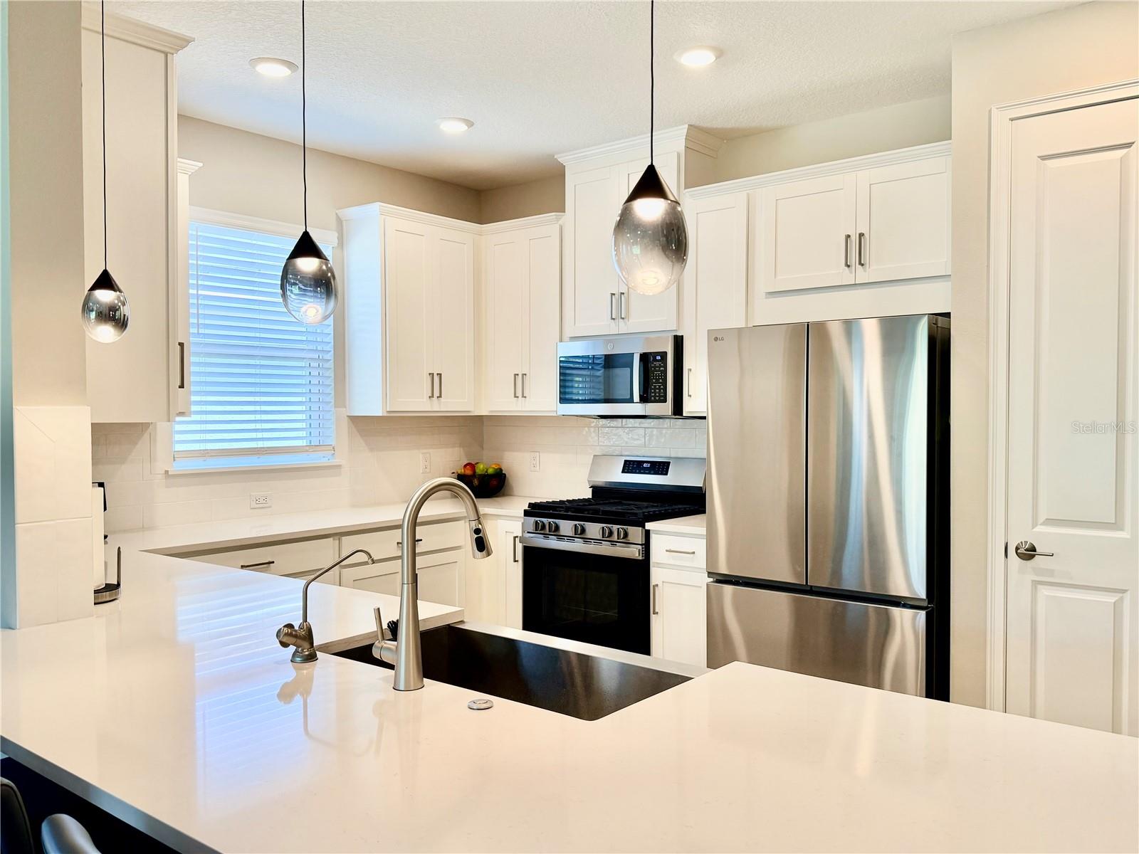 6111 MESA GLEN, BRADENTON, FL, 34203