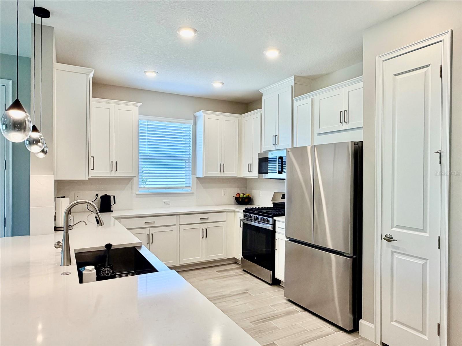 6111 MESA GLEN, BRADENTON, FL, 34203