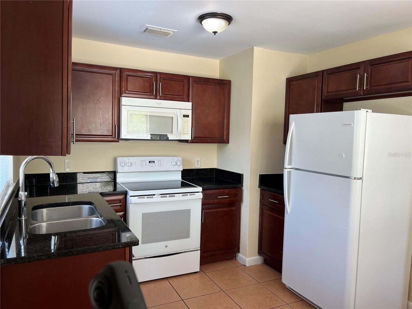 300 ORANGE AVE #B, LONGWOOD, FL, 32750