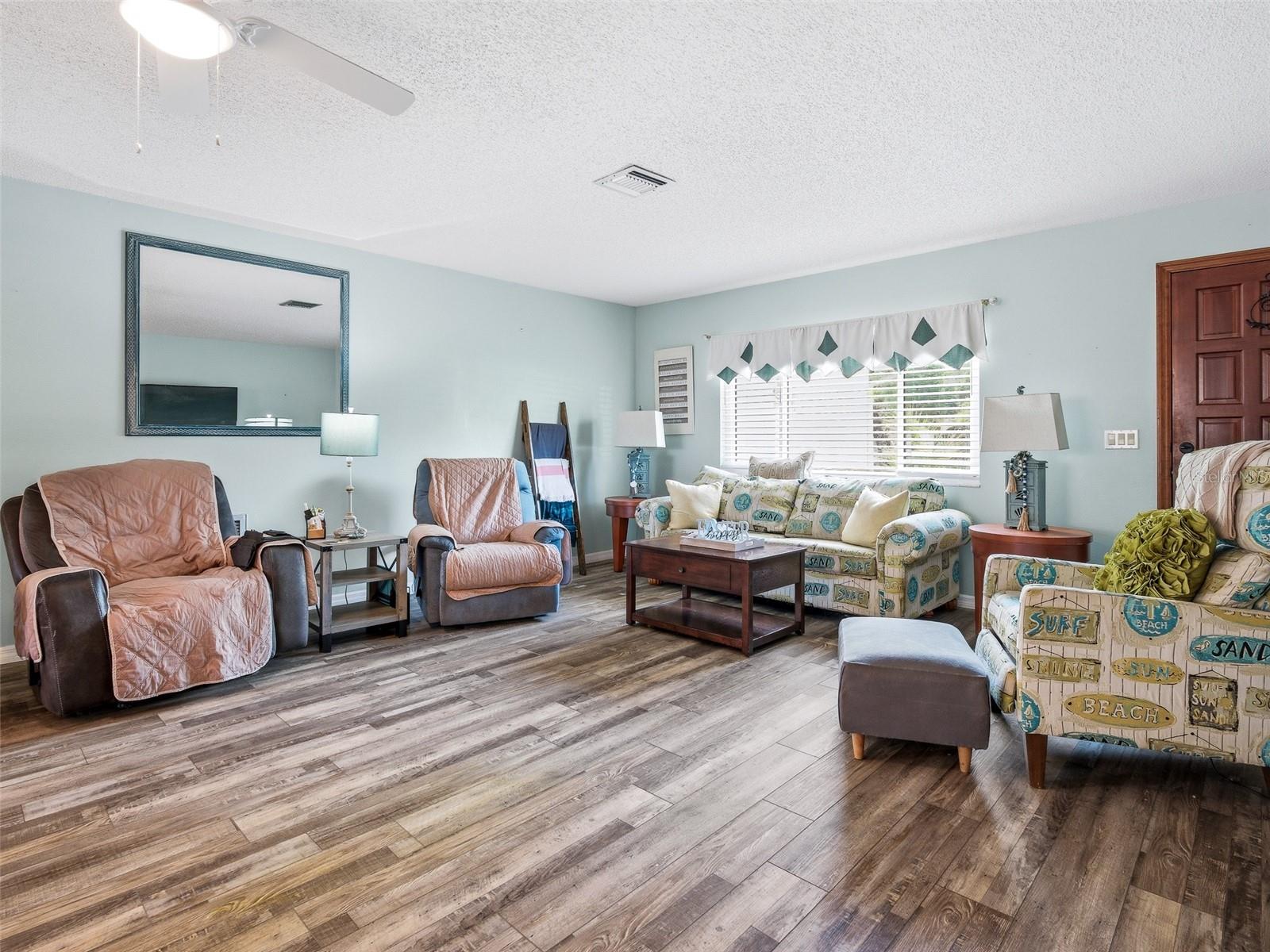 1915 KUMQUAT DR, EDGEWATER, FL, 32141