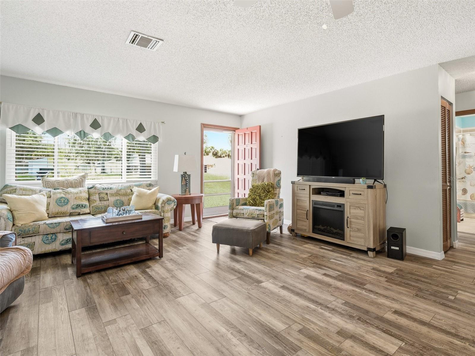 1915 KUMQUAT DR, EDGEWATER, FL, 32141