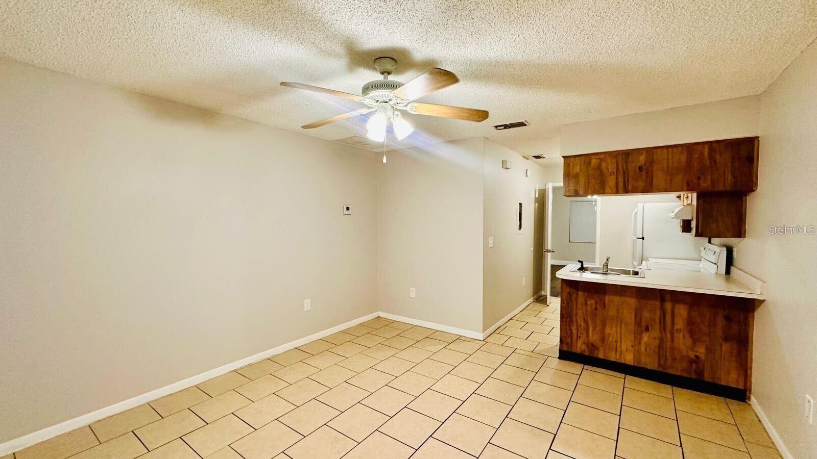 979 BERKLEY RD #4, AUBURNDALE, FL, 33823