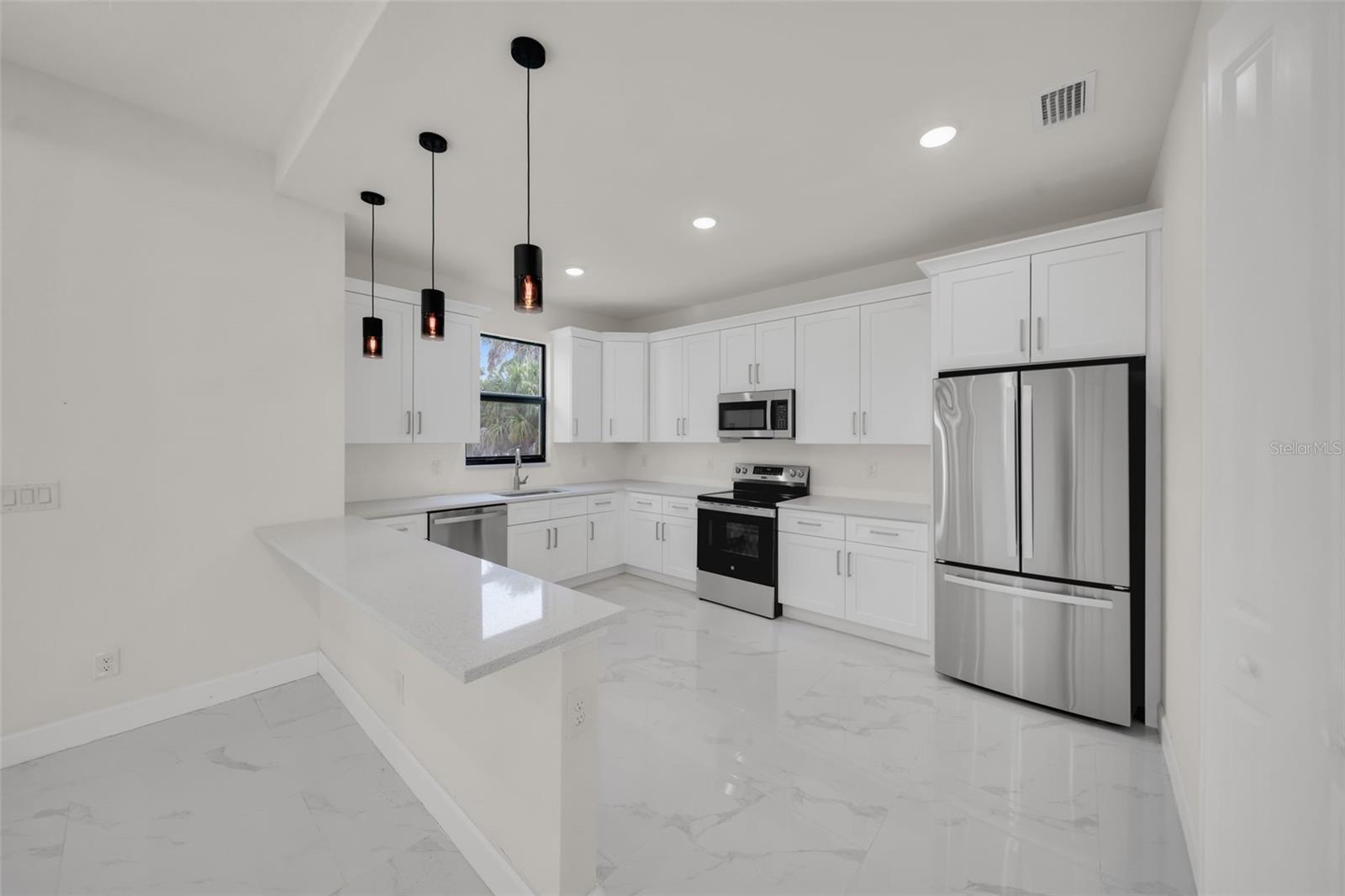 446 SKYLAND LN, PORT CHARLOTTE, FL, 33953