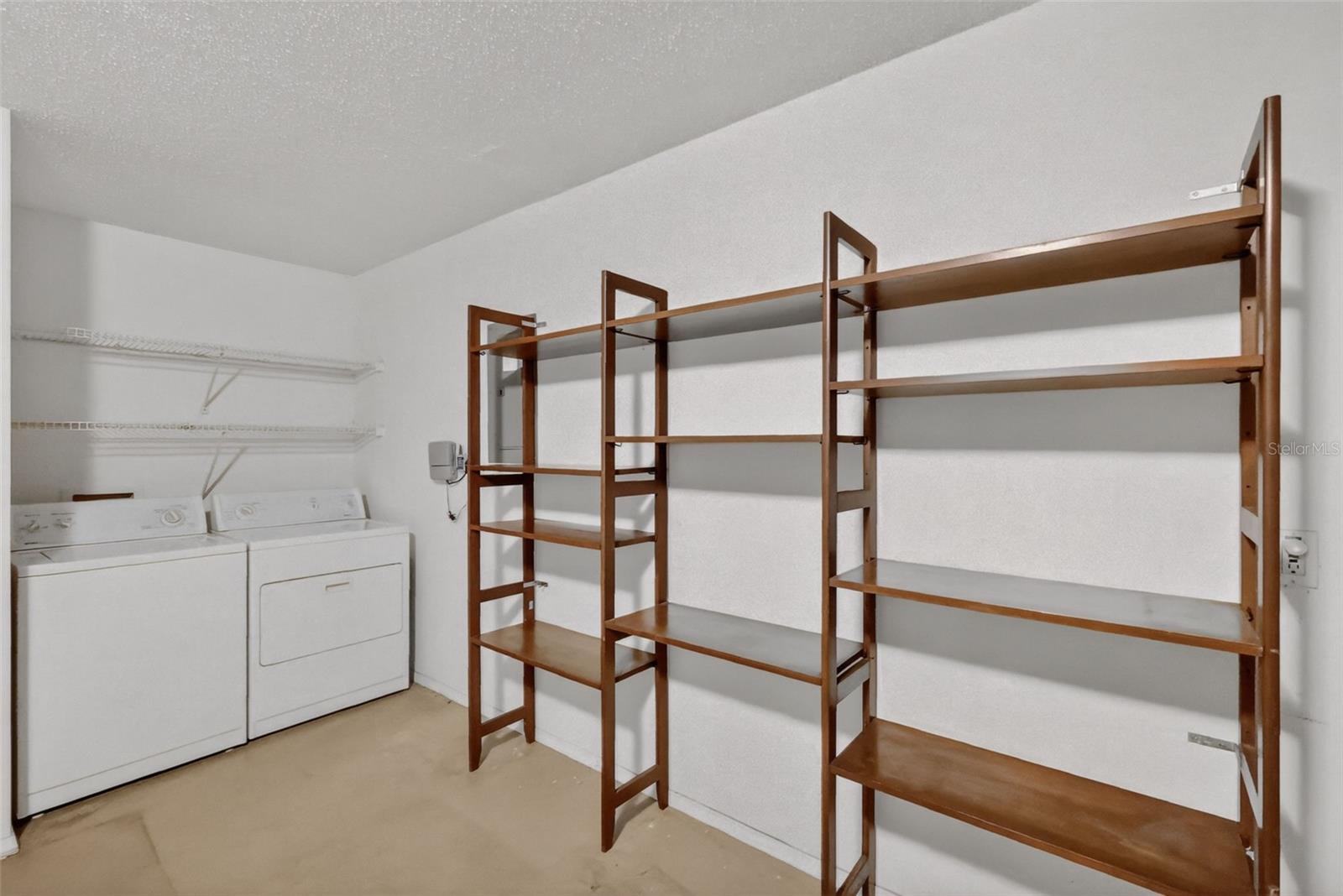 930 CAMINO DEL REY DR, THE VILLAGES, FL, 32159