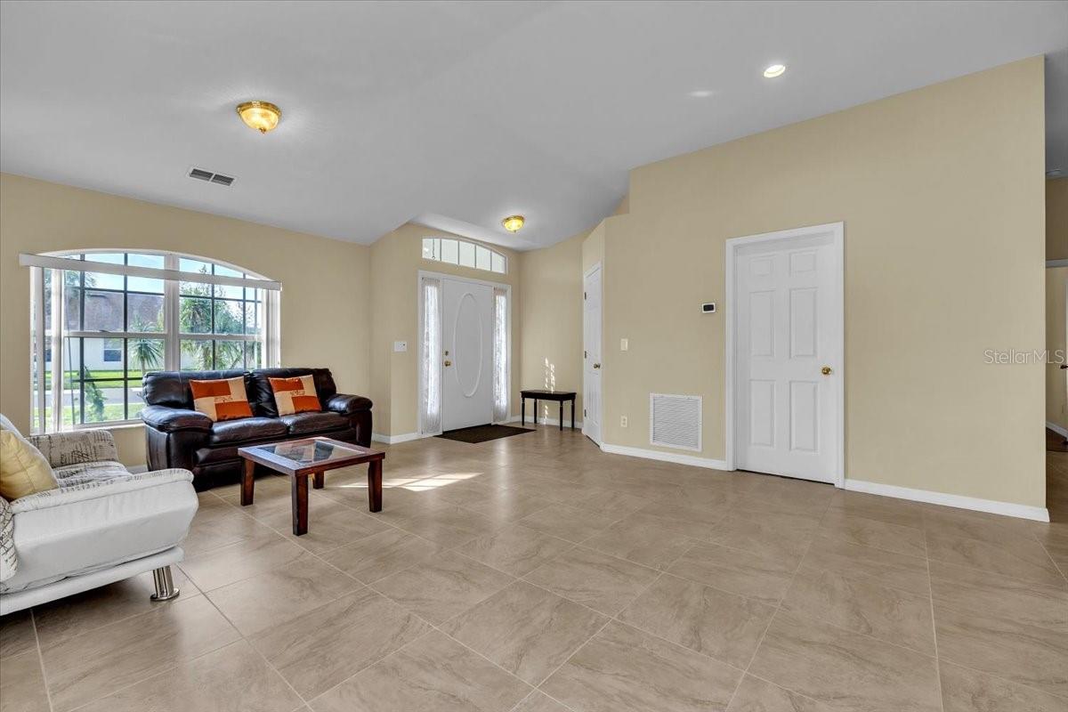 8571 GASSNER WAY, LEHIGH ACRES, FL, 33972