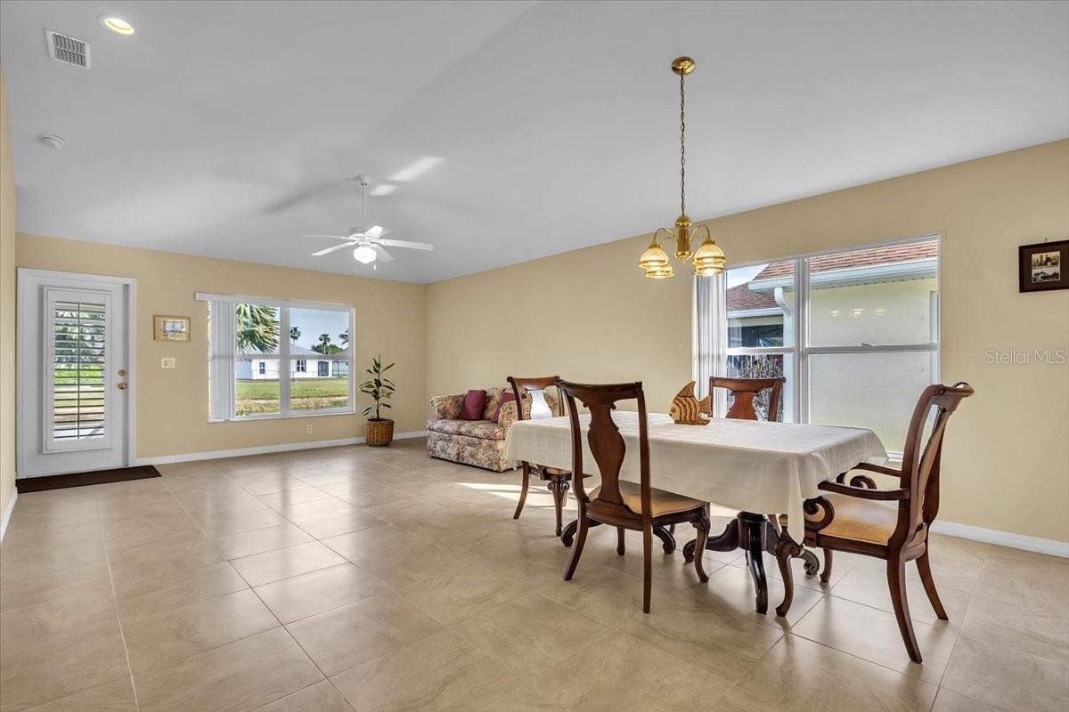8571 GASSNER WAY, LEHIGH ACRES, FL, 33972