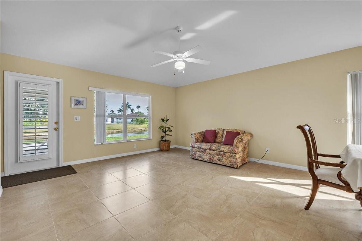 8571 GASSNER WAY, LEHIGH ACRES, FL, 33972