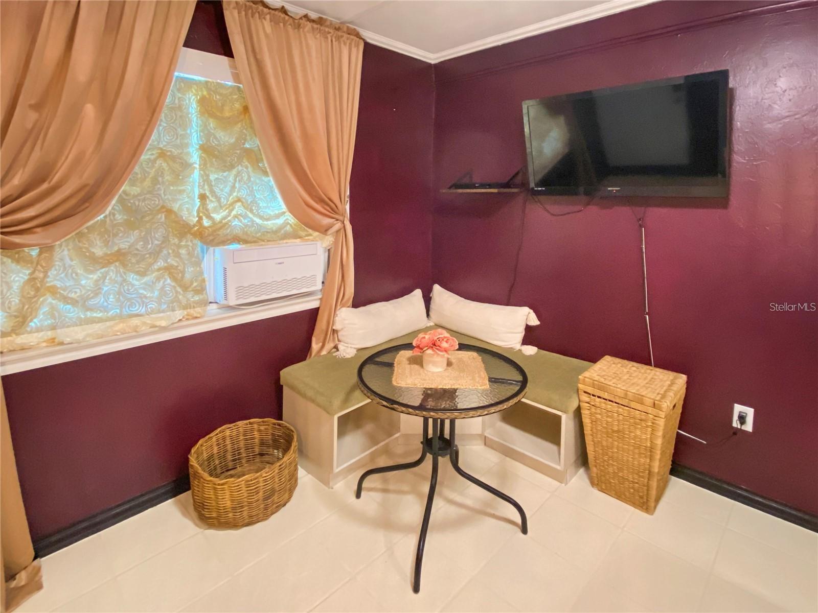 228 SE OAK HILL ST, LAKE CITY, FL, 32025