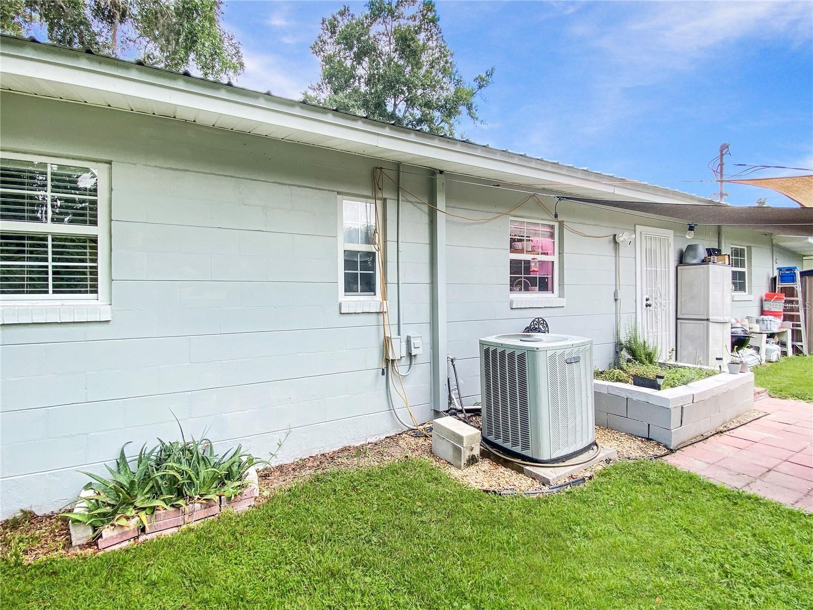 228 SE OAK HILL ST, LAKE CITY, FL, 32025