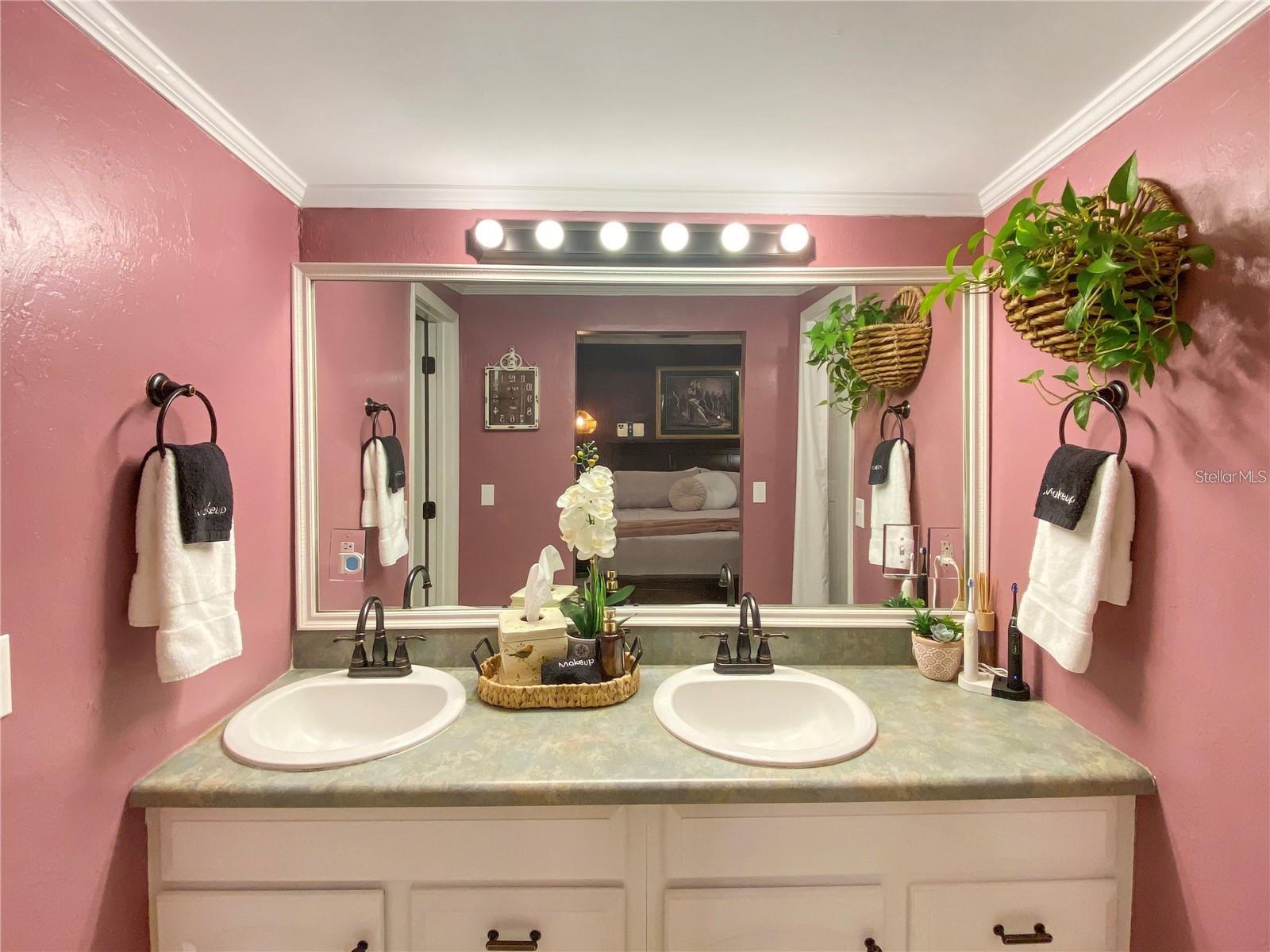 228 SE OAK HILL ST, LAKE CITY, FL, 32025