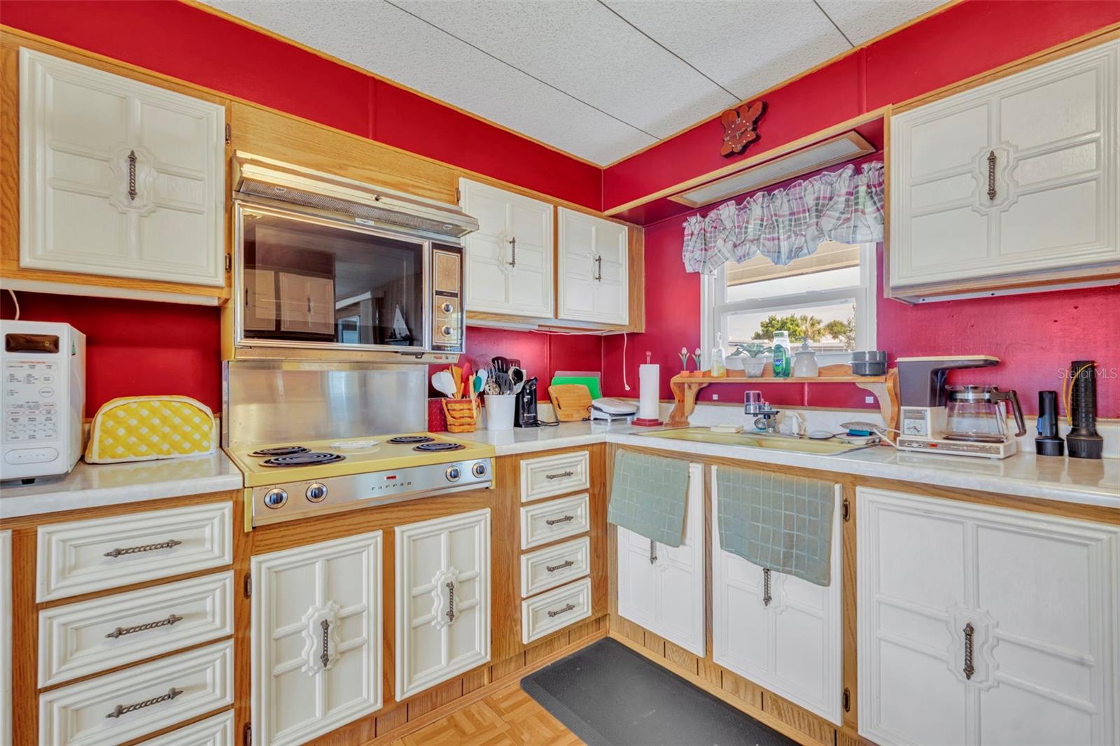 270 PALAI AVE, LEESBURG, FL, 34788
