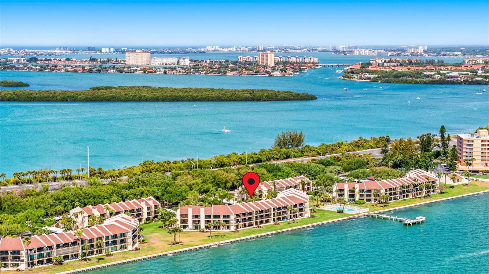 Aerial view to show proximity to downtown St Petersburg from Condo T22