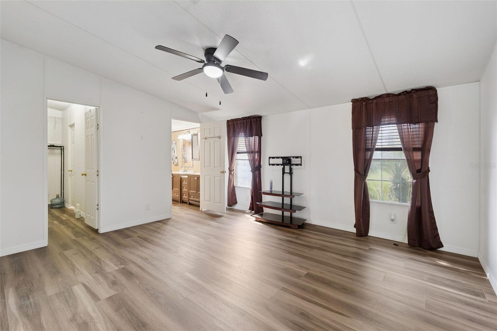 33601 TAMMY LN, WESLEY CHAPEL, FL, 33543