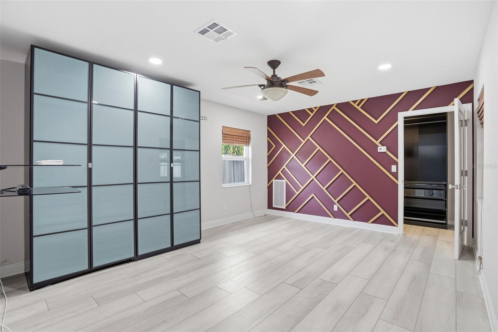 2121 PARK ST N, ST PETERSBURG, FL, 33710