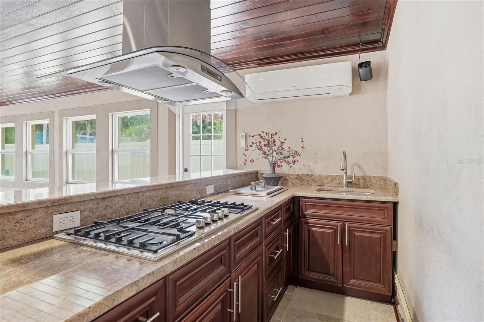 2121 PARK ST N, ST PETERSBURG, FL, 33710