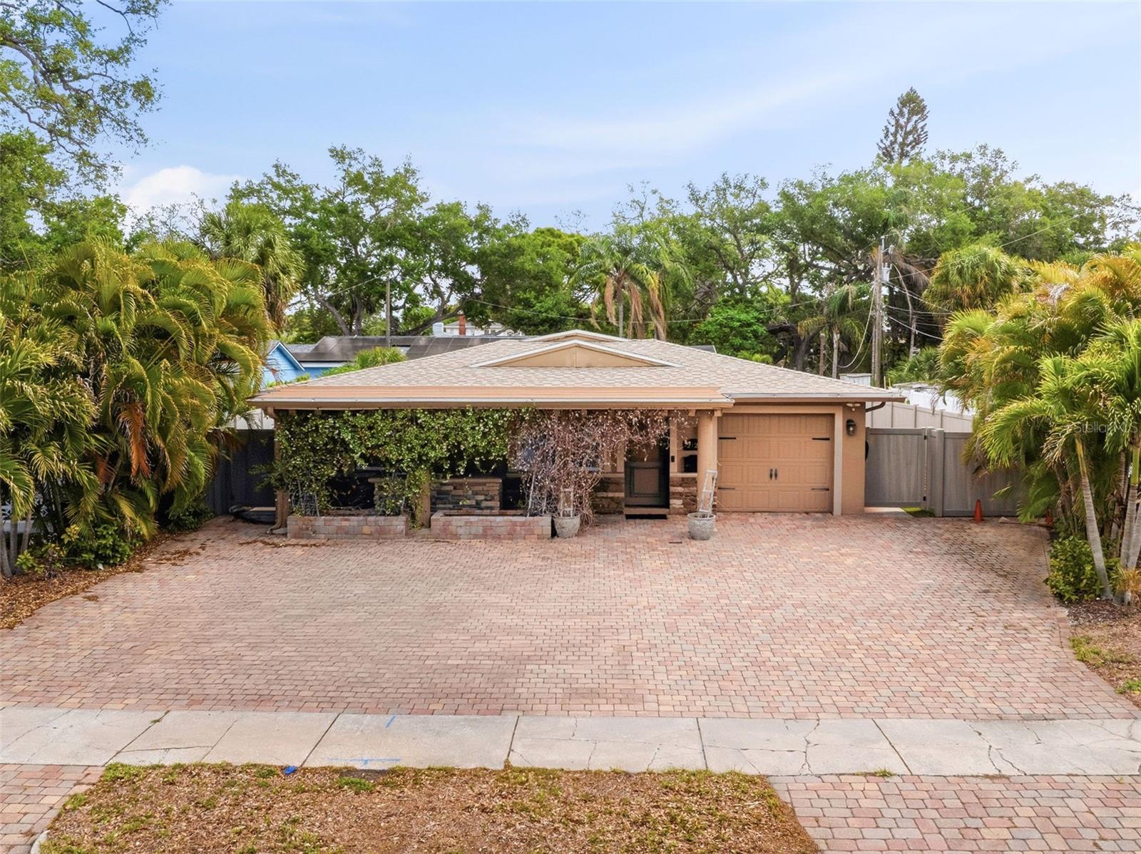 2121 PARK ST N, ST PETERSBURG, FL, 33710