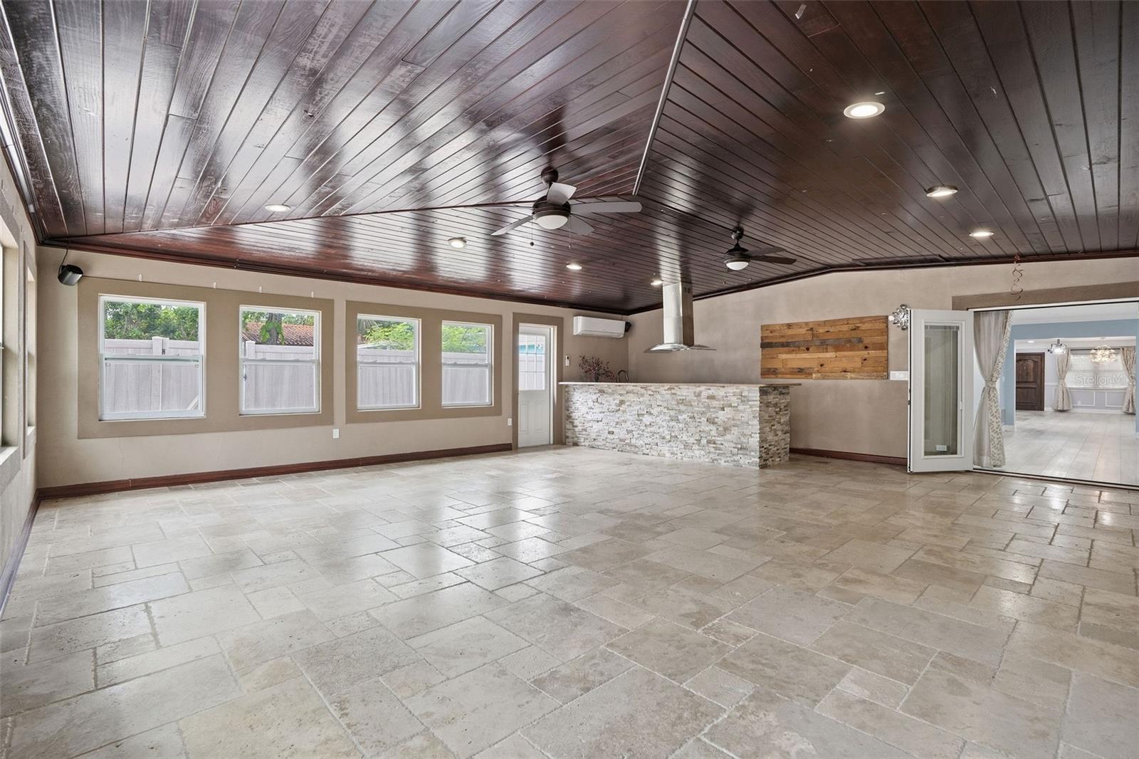 2121 PARK ST N, ST PETERSBURG, FL, 33710