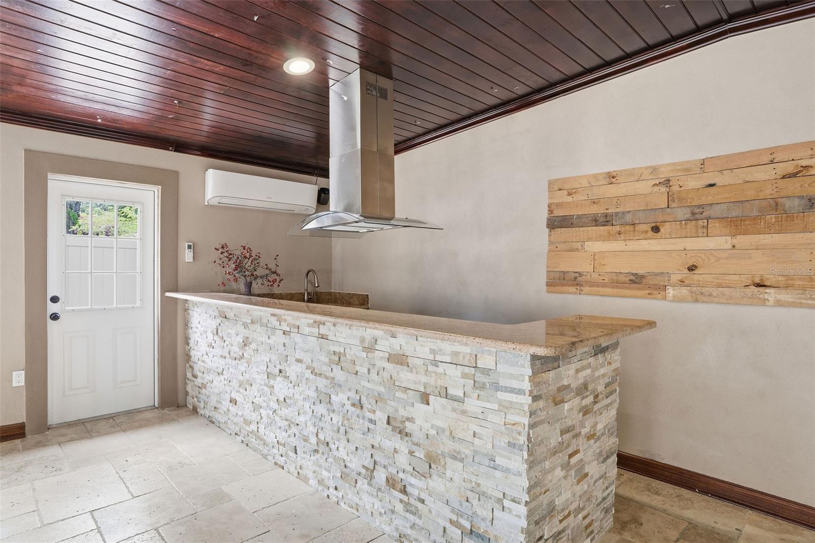 2121 PARK ST N, ST PETERSBURG, FL, 33710