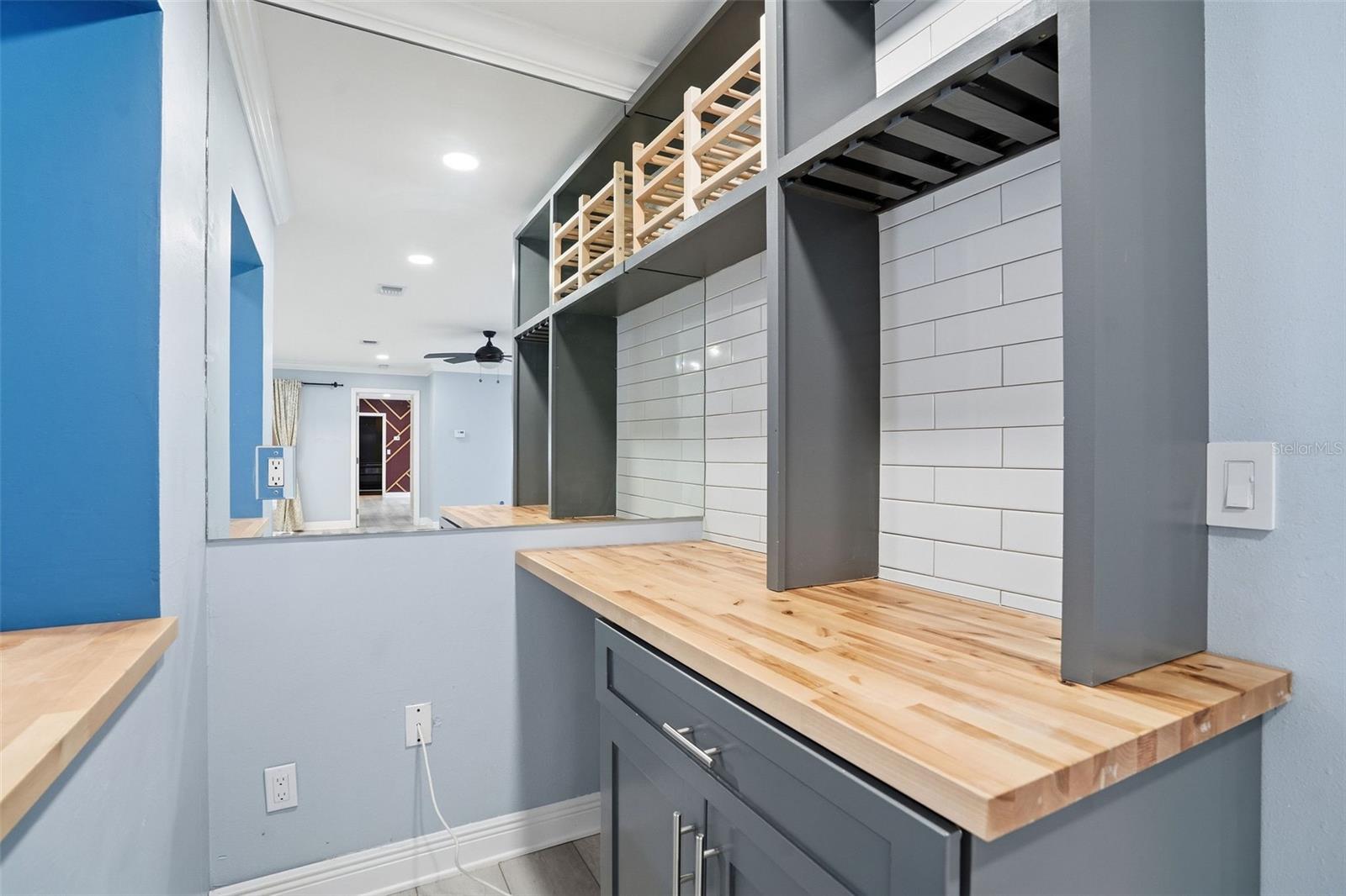 2121 PARK ST N, ST PETERSBURG, FL, 33710