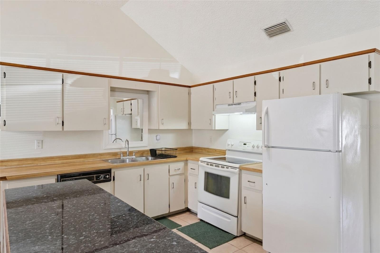 220 RIDGECREST LOOP, MINNEOLA, FL, 34715