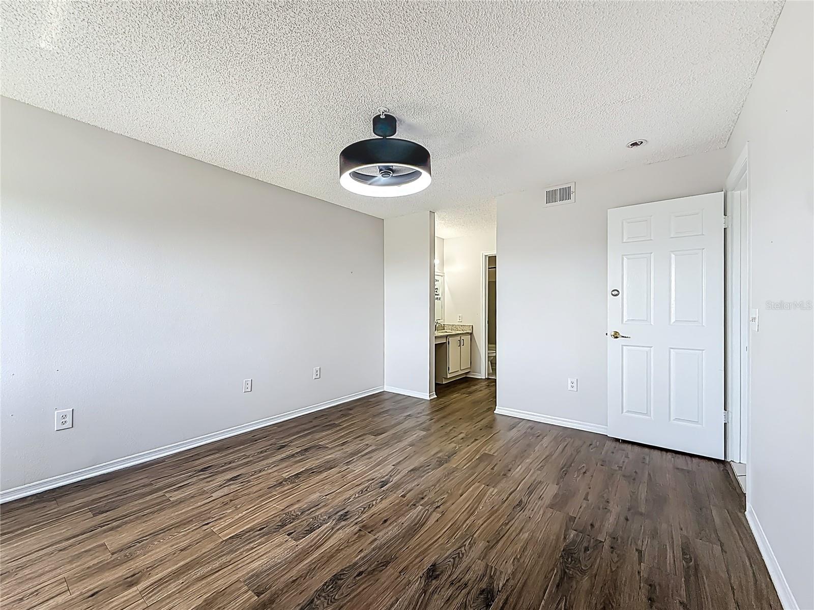 2400 FEATHER SOUND DR #933, CLEARWATER, FL, 33762