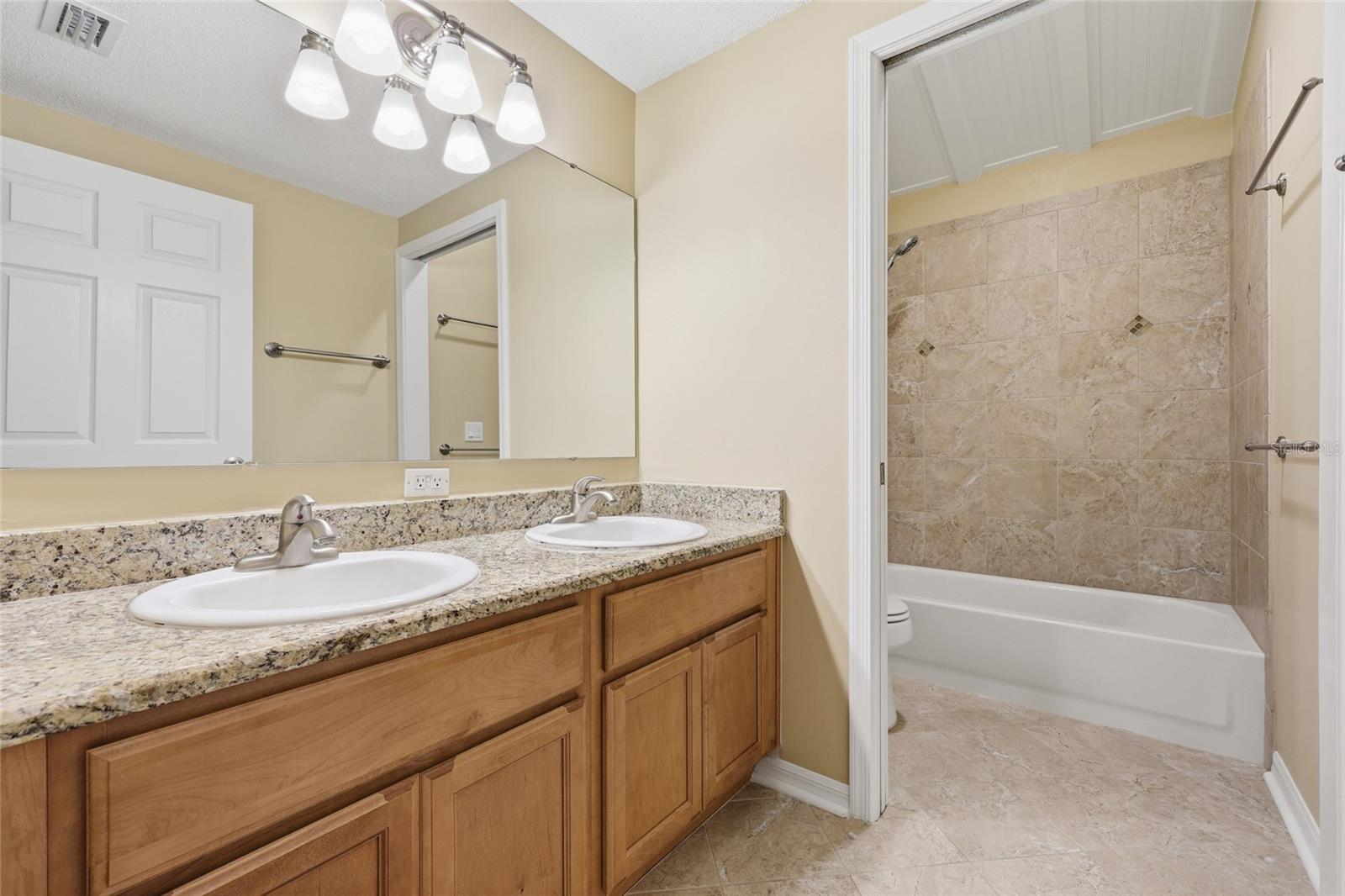 10000 SW 52ND AVE #B6, GAINESVILLE, FL, 32608