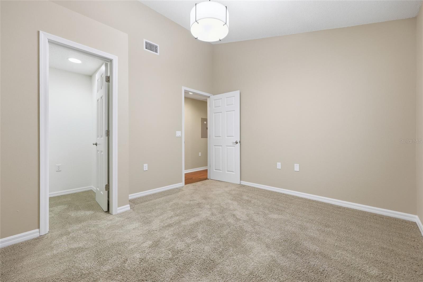 10000 SW 52ND AVE #B6, GAINESVILLE, FL, 32608
